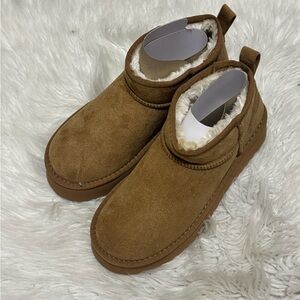 Beach by Matisse Women's Chestnut Ankle Boots